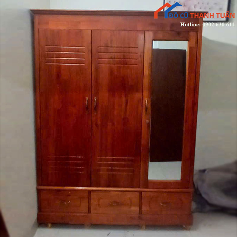 tu-quan-ao-go-cu-3-canh-co-guong-soi-2 Tủ Quần Áo Gỗ Cũ 3 Cánh Có Gương Soi