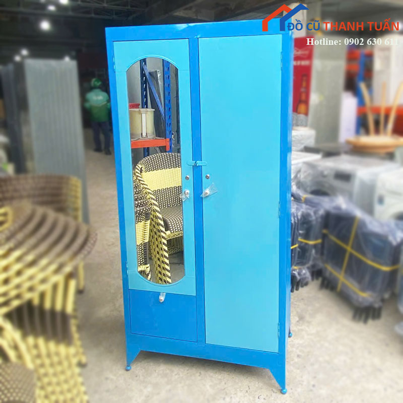 tu-quan-ao-sat-2-canh-co-guong-soi-kem-hoc-moi-99-3 Tủ Quần Áo Sắt 2 Cánh Có Gương Soi Kèm Hộc Mới 99%