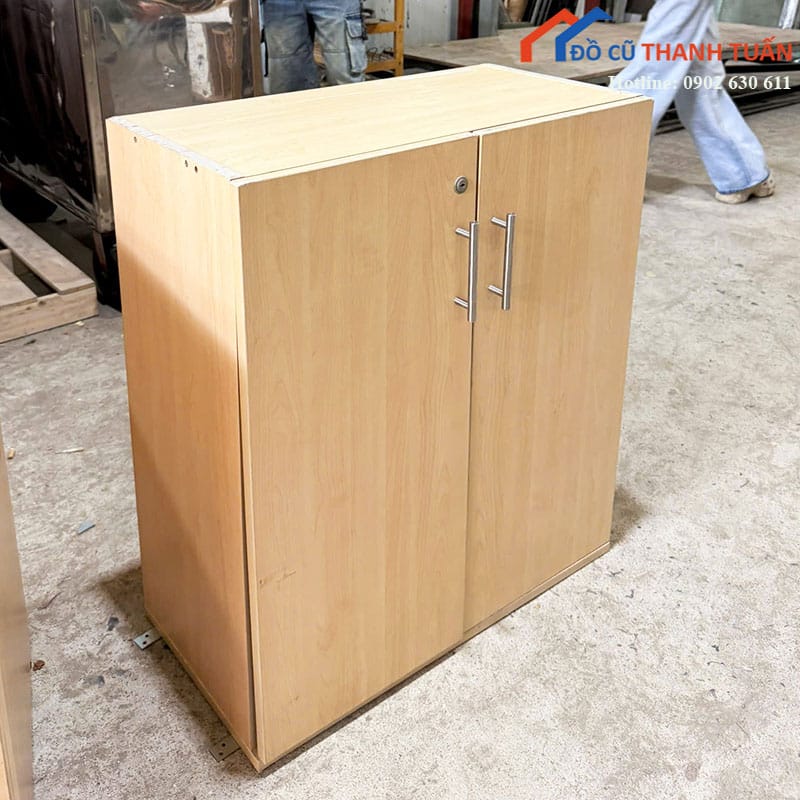tu-tai-lieu-go-cu-2-canh-co-khoa-1 Tủ Tài Liệu Gỗ Cũ 2 Cánh Có Khóa