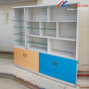 Tủ Trưng Bày Cũ 2m Có Kệ Kính Và Ngăn Tủ Bên Dưới