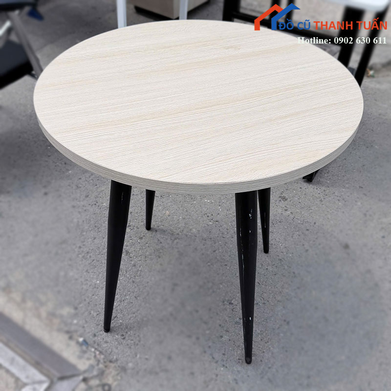 Bàn Cafe Tròn Cũ Mặt Vân Gỗ Sáng Chân Sắt Đen