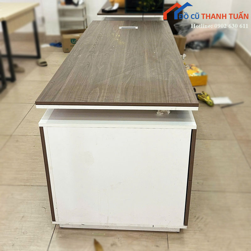 ban-giam-doc-cu-go-cong-nghiep-phoi-trang-nau-1 Bàn Giám Đốc Cũ Gỗ Công Nghiệp Phối Trắng Nâu