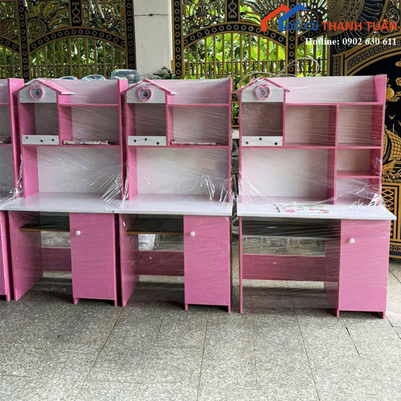 ban-hoc-tre-em-nhua-moi-99-co-ke-lien-ban (1) Bàn Học Trẻ Em Nhựa Mới 99% Có Kệ Liền Bàn