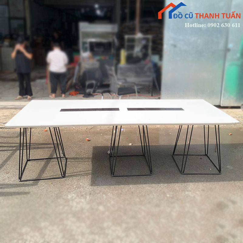 ban-hop-van-phong-cu-dai-2m4-mat-trang-4 Bàn Họp Văn Phòng Cũ Dài 2m4 Mặt Trắng