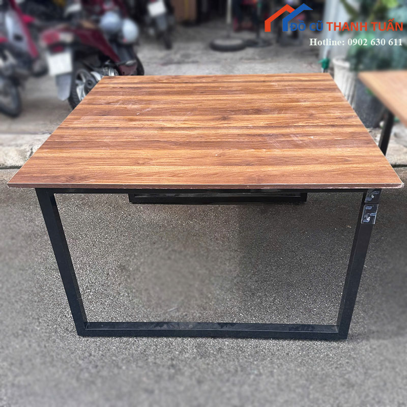 ban-lam-viec-chan-sat-cu-mat-vuong-1m2-3 Bàn Làm Việc Chân Sắt Cũ Mặt Vuông 1m2