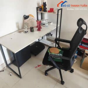 Bàn Làm Việc Cũ Chân Sắt Kèm Kệ Mới 90%