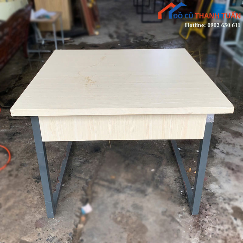 Bàn Làm Việc Nhóm Cũ Mặt Vuông 1m Màu Gỗ Sáng