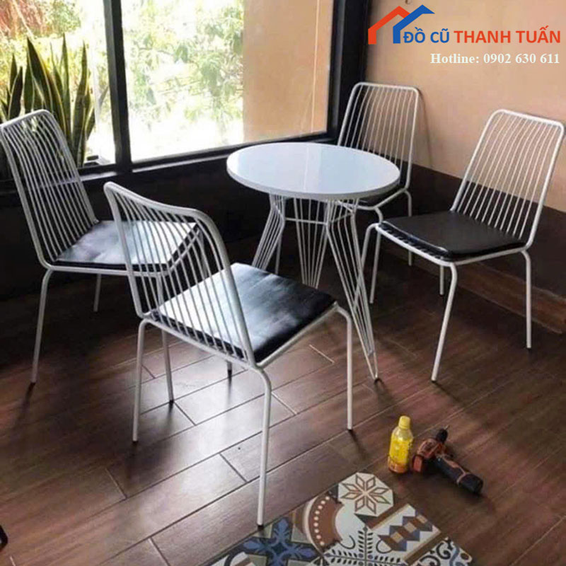 Bộ Bàn Ghế Cafe Mới 99% Ghế Dây Sắt Lót Nệm Êm