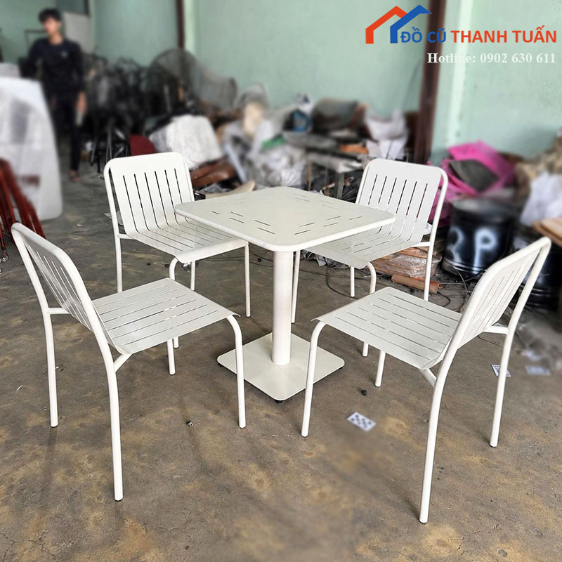 Bộ Bàn Ghế Cafe Mới 99% Ghế Sắt 6 Lá Không Tay