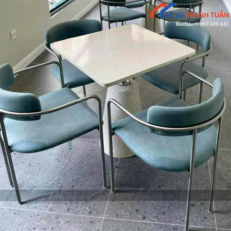 Bộ Bàn Ghế Cafe Mới 99% Ghế Tựa Cong Bọc Nệm Xanh