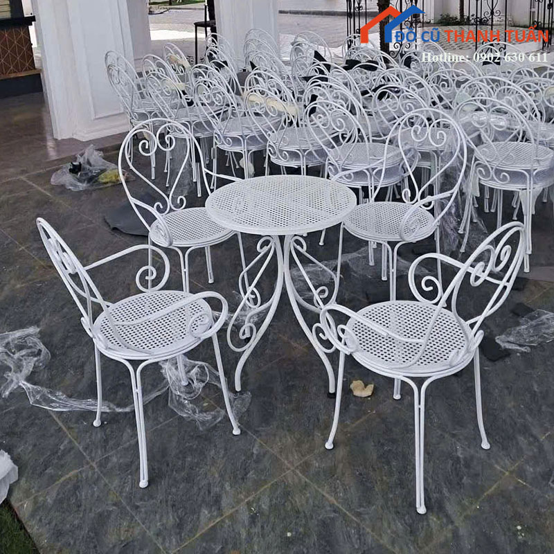 Bộ Bàn Ghế Cafe Mỹ Nghệ Sân Vườn Mới 99%