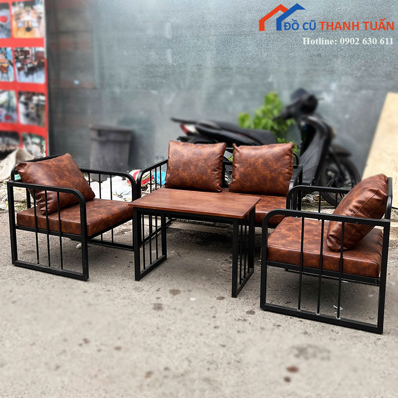 bo-ban-ghe-sofa-khung-sat-moi-99-boc-da-mau-nau-5 Bộ Bàn Ghế Sofa Khung Sắt Mới 99% Bọc Da Màu Nâu