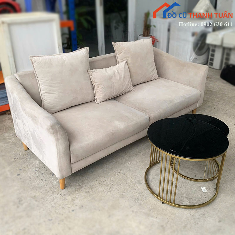 bo-sofa-bang-cu-mau-kem-kem-ban-tra-doi-1 Bộ Sofa Băng Cũ Màu Kem Kèm Bàn Trà Đôi