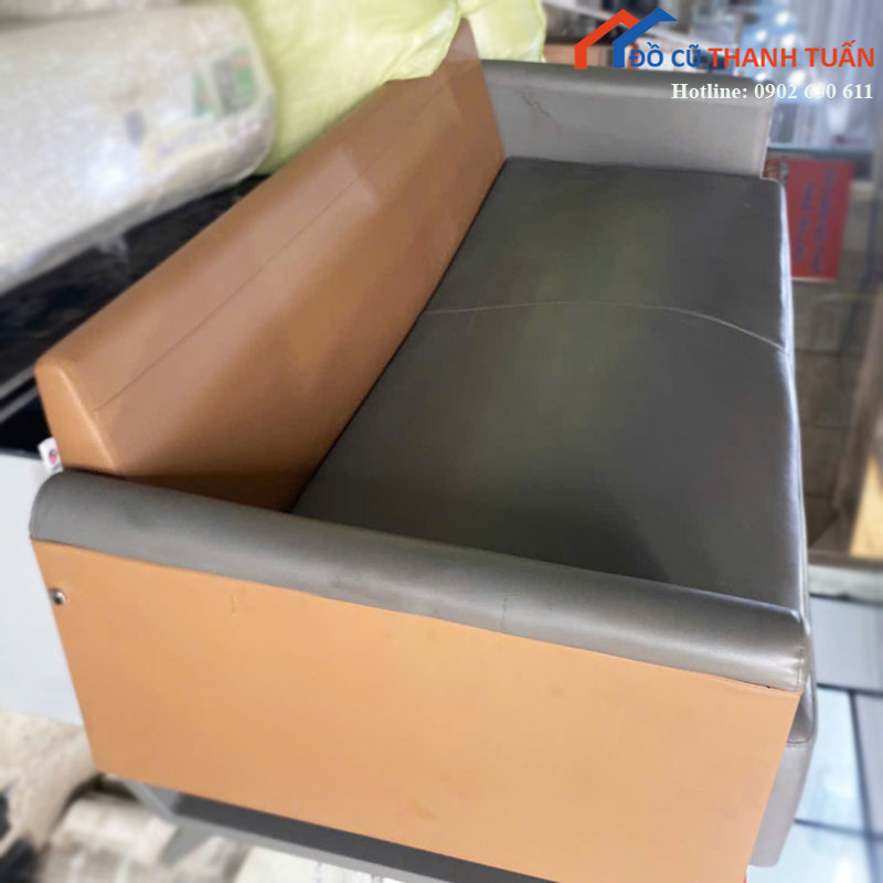 bo-sofa-van-phong-cu-4-mon-boc-da-phoi-hai-mau-1 Bộ Sofa Văn Phòng Cũ 4 Món Bọc Da Phối Hai Màu