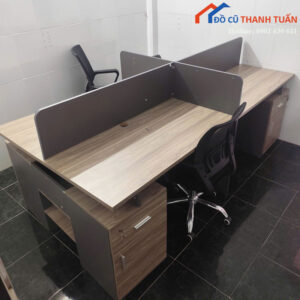 Cụm Bàn Làm Việc Cũ 4 Chỗ Ngồi Màu Vân Gỗ