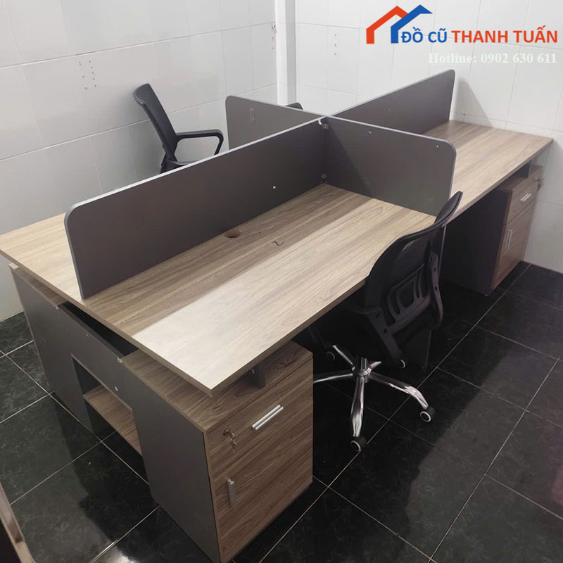 Cụm Bàn Làm Việc Cũ 4 Chỗ Ngồi Màu Vân Gỗ