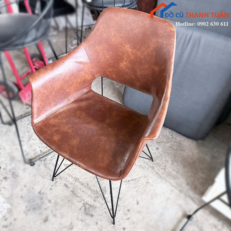 ghe-cafe-cu-boc-da-mau-nau-chan-sat-1 Ghế Cafe Cũ Bọc Da Màu Nâu Chân Sắt