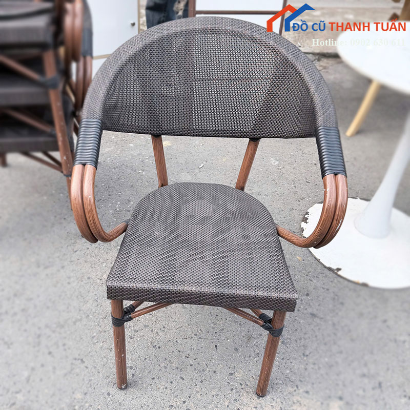 ghe-cafe-cu-lung-tron-dan-day-co-tay-vin-2 Ghế Cafe Cũ Lưng Tròn Đan Dây Có Tay Vịn