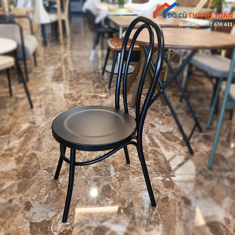 Ghế Cafe Thonet Sắt Mới 99% Lưng Cong Thanh Lịch