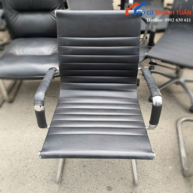Ghế Chân Quỳ Văn Phòng Cũ Bọc Da Đen Có Tay Vịn