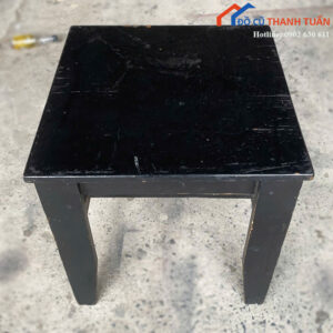 Ghế Đôn Gỗ Cũ Dáng Vuông Nhỏ Gọn