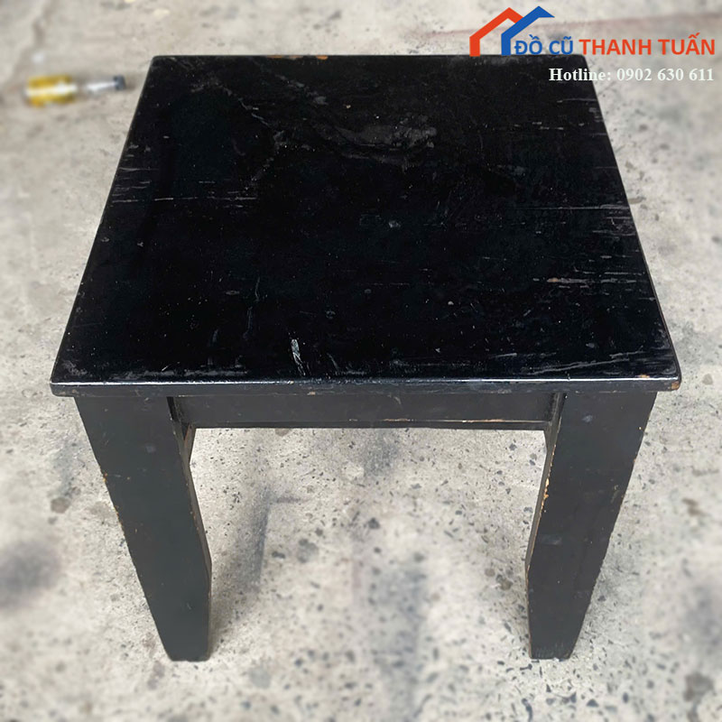 Ghế Đôn Gỗ Cũ Dáng Vuông Nhỏ Gọn