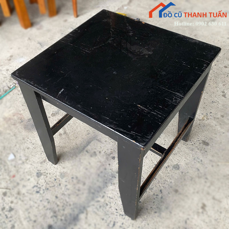 Ghế Đôn Gỗ Cũ Dáng Vuông Nhỏ Gọn