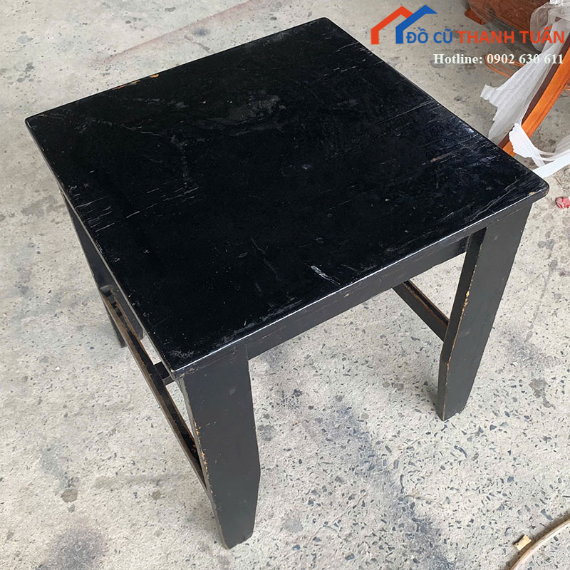 ghe-don-go-cu-dang-vuong-nho-gon-4 Ghế Đôn Gỗ Cũ Dáng Vuông Nhỏ Gọn