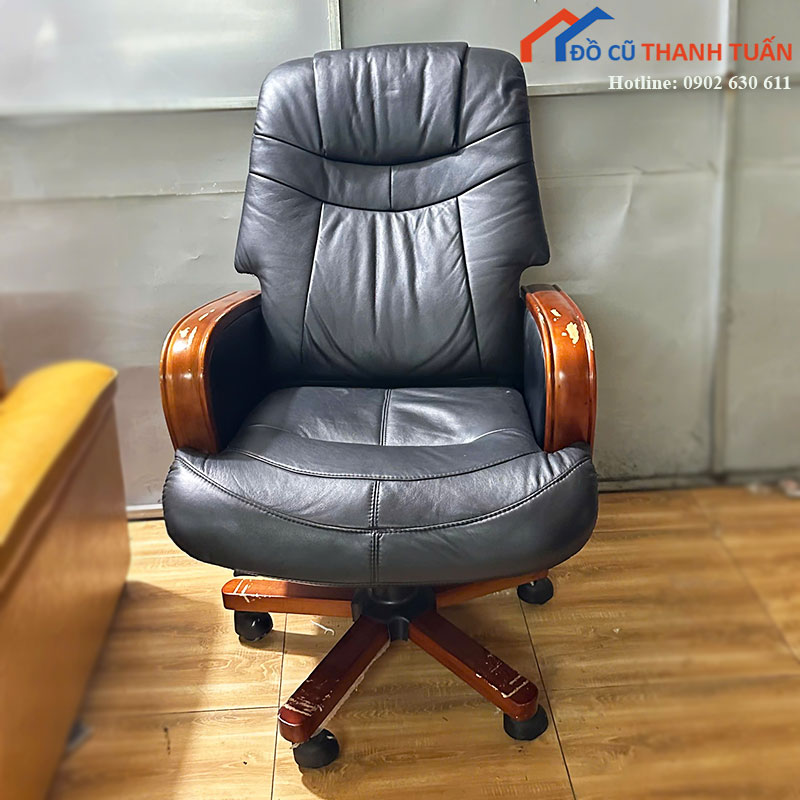Ghế Giám Đốc Cũ Bọc Da Đen Tay Vịn Gỗ