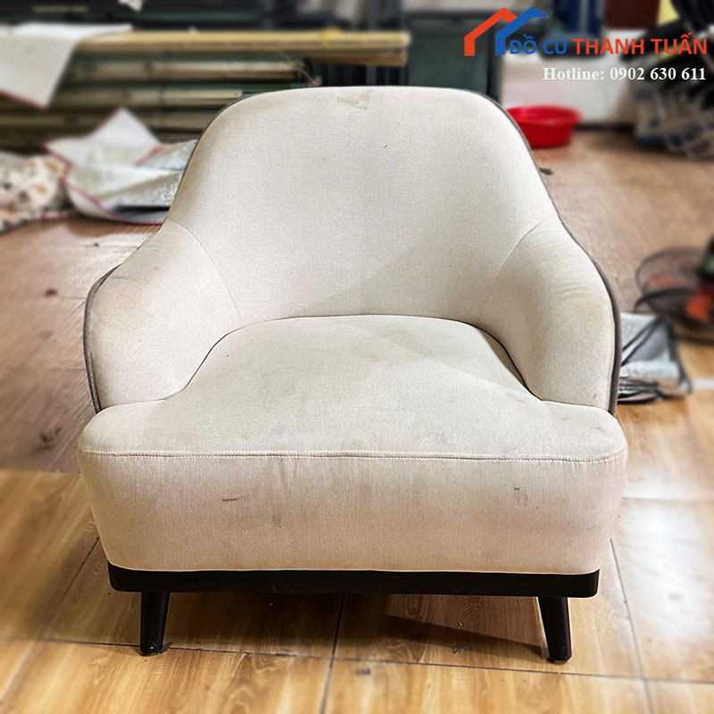 ghe-sofa-don-cu-boc-vai-kem-dem-day-em-ai-1 Ghế Sofa Đơn Cũ Bọc Vải Kem Đệm Dày Êm Ái