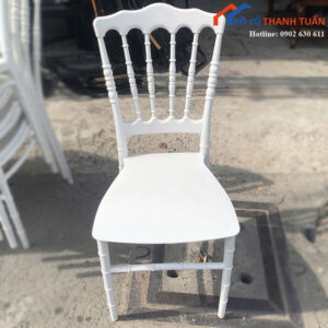 Ghế Tiffany Cũ Màu Trắng Lưng Cao Thanh Lịch