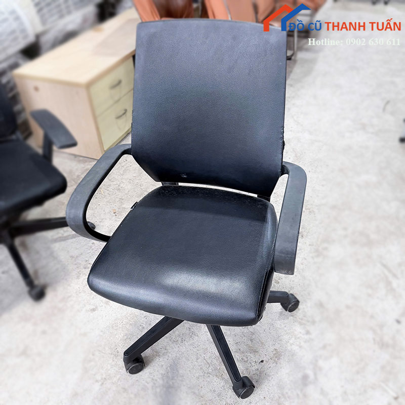 ghe-xoay-van-phong-cu-boc-da-den-co-tay-vin-3 Ghế Xoay Văn Phòng Cũ Bọc Da Đen Có Tay Vịn