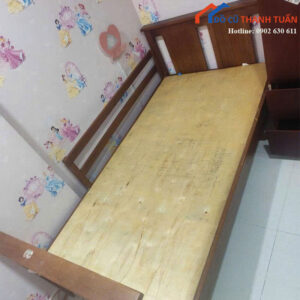 giuong-don-go-cu-1m05-co-thanh-chan-1-300x300 Thanh Lý Đồ Nội Thất Cũ - Chuyên Mua Bán Bàn Ghế Cũ Giá Tốt Nhất
