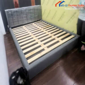 Giường Ngủ Bọc Vải Cũ Khung Nan Gỗ Chắc Chắn