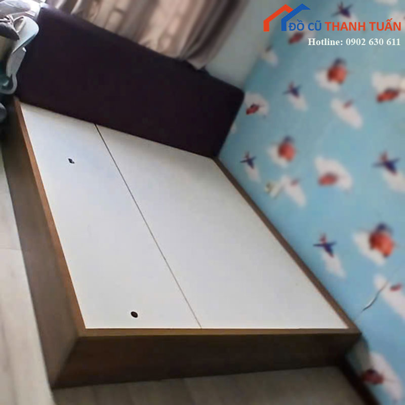giuong-ngu-cu-1m8-khung-go-cong-nghiep-dang-hop-2 Thanh Lý Đồ Nội Thất Cũ - Chuyên Mua Bán Bàn Ghế Cũ Giá Tốt Nhất