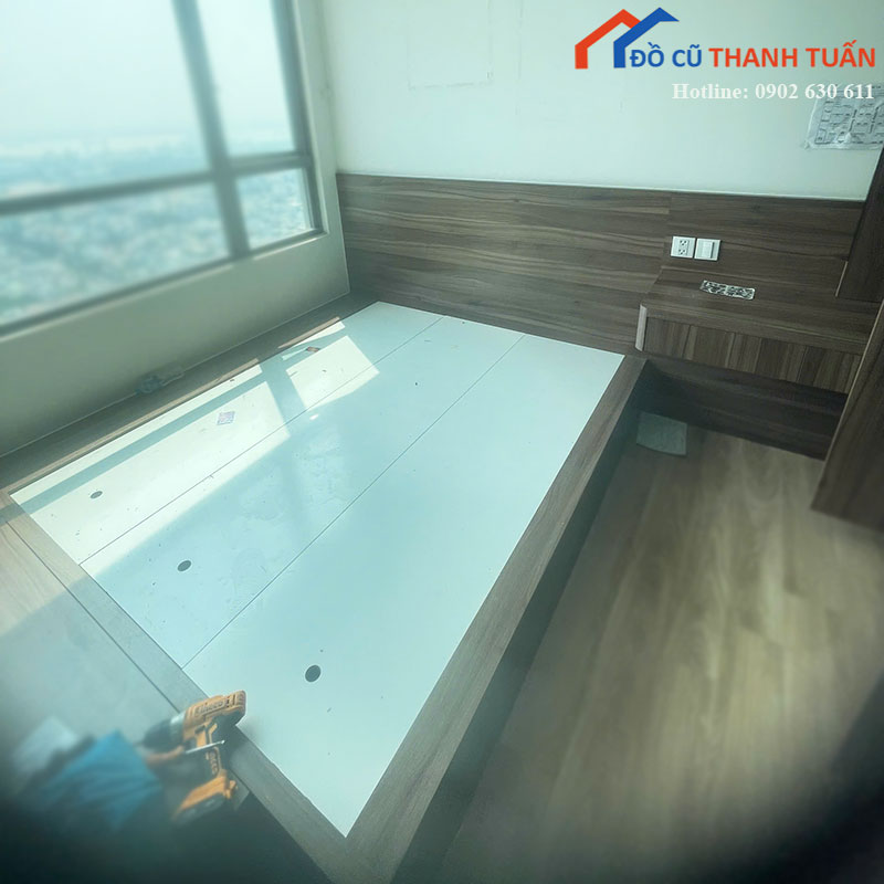 giuong-ngu-cu-go-cong-nghiep-co-dau-giuong-op-vach-1 Giường Ngủ Cũ Gỗ Công Nghiệp Có Đầu Giường Ốp Vách