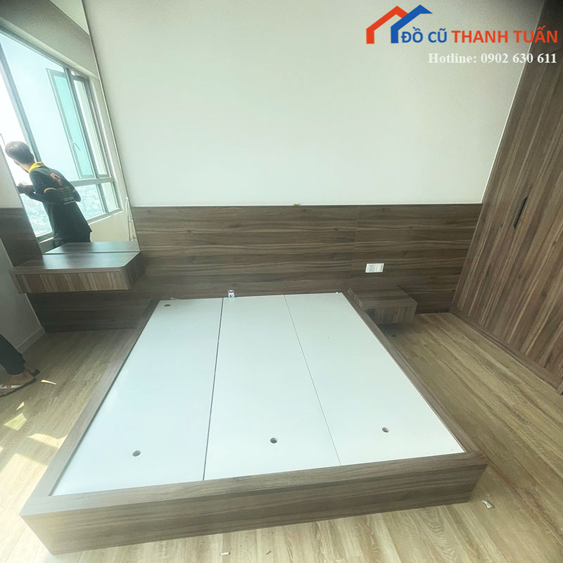 giuong-ngu-cu-go-cong-nghiep-co-dau-giuong-op-vach-3 Giường Ngủ Cũ Gỗ Công Nghiệp Có Đầu Giường Ốp Vách