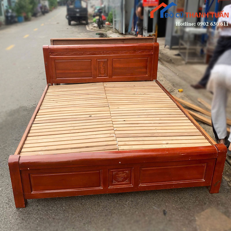 giuong-ngu-go-cu-dau-giuong-cham-hoa-van-2 Giường Ngủ Gỗ Cũ Đầu Giường Chạm Hoa Văn