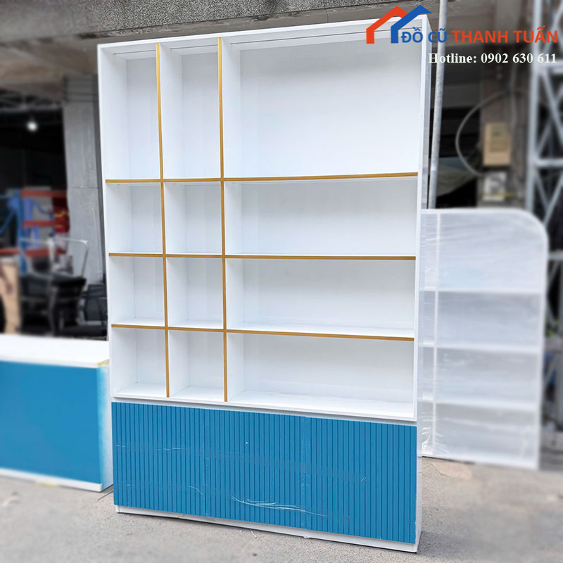 ke-trung-bay-go-cu-1m57-co-tu-phia-duoi-2 Kệ Trưng Bày Gỗ Cũ 1m57 Có Tủ Phía Dưới