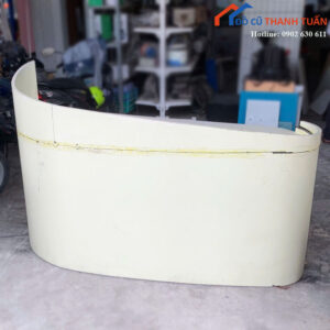 Quầy Lễ Tân Cong Cũ Màu Trắng