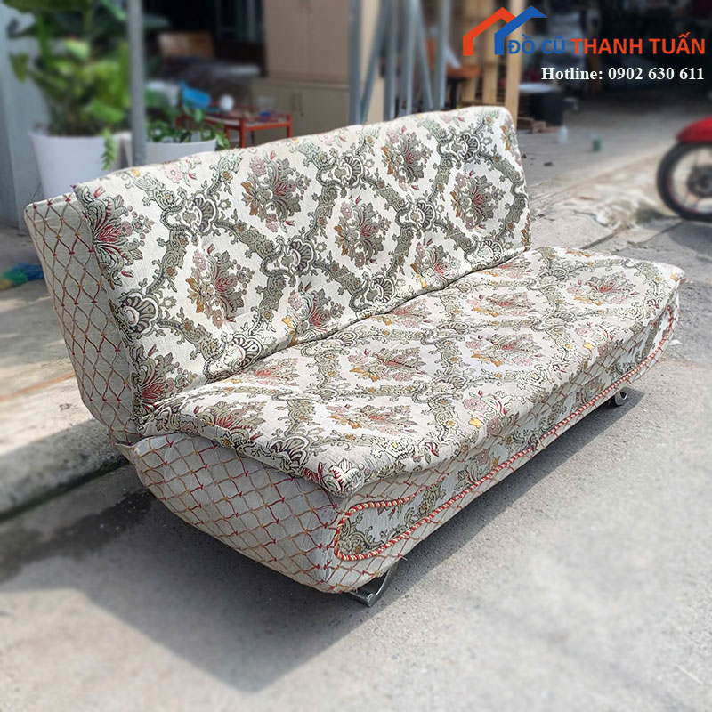 sofa-giuong-cu-boc-vai-hoa-van-gon-gang-3 Sofa Giường Cũ Bọc Vải Hoa Văn Gọn Gàng