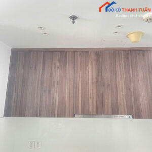 Tủ Bếp Treo Tường Cũ Vân Gỗ Nâu Nhiều Cánh