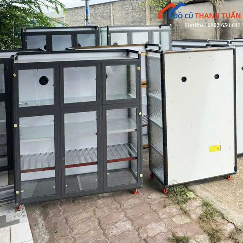 Tủ Chén Nhôm Kính Mới 99% Nhiều Ngăn Có Bánh Xe