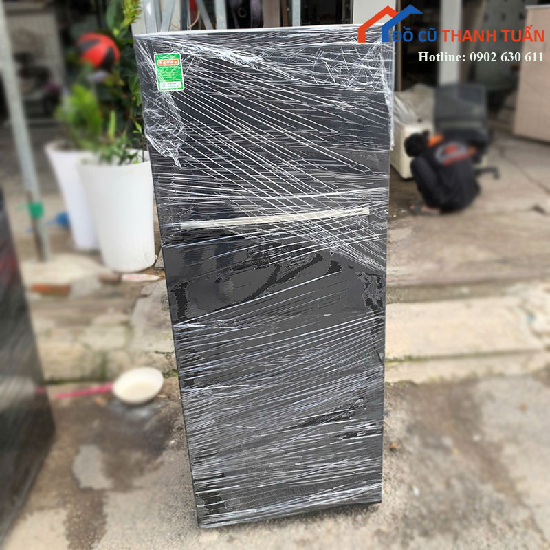 Tủ Lạnh Electrolux Cũ Màu Đen Hiện Đại