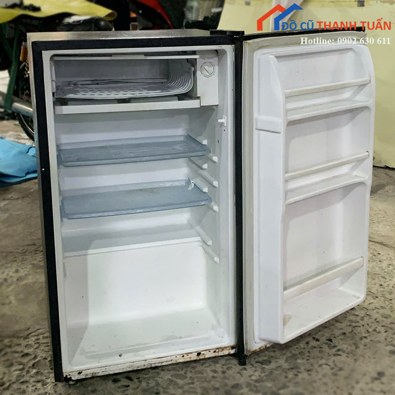 tu-lanh-funiki-cu-mini-1-canh-mau-den-2 Tủ Lạnh Funiki Cũ Mini 1 Cánh Màu Đen