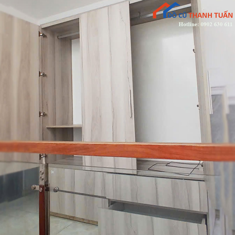 tu-quan-ao-cu-1m75-co-ngan-keo-tien-dung-3 Tủ Quần Áo Cũ 1m75 Có Ngăn Kéo Tiện Dụng