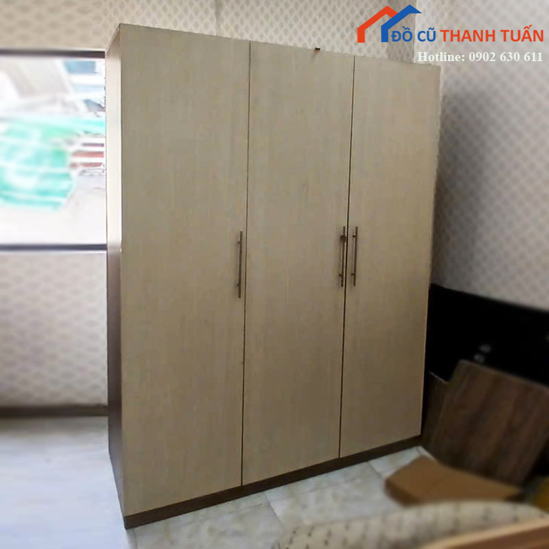 tu-quan-ao-cu-go-cong-nghiep-co-ngan-keo-1 Thanh Lý Đồ Nội Thất Cũ - Chuyên Mua Bán Bàn Ghế Cũ Giá Tốt Nhất