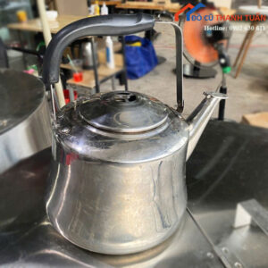 Ấm Đun Nước Inox Cũ Có Quai Xách Bọc Nhựa Màu Đen