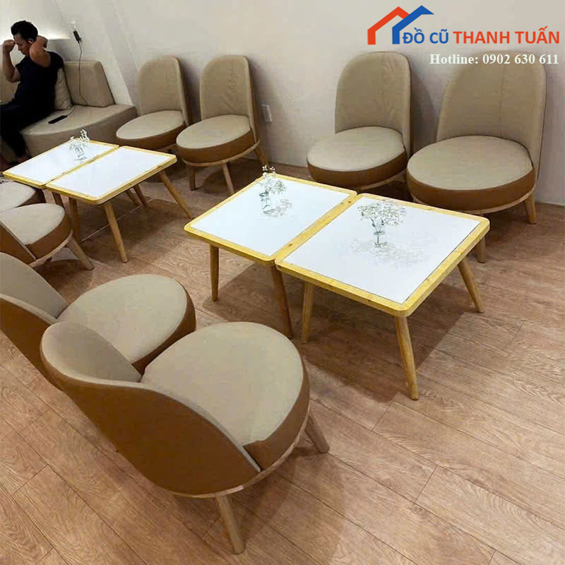 Bàn Ghế Cafe Bàn Vuông Chân Gỗ Mới 99%