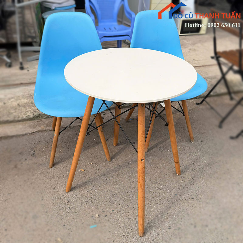ban-ghe-cafe-cu-2-ghe-nhua-chan-go-2 Bàn Ghế Cafe Cũ 2 Ghế Nhựa Chân Gỗ